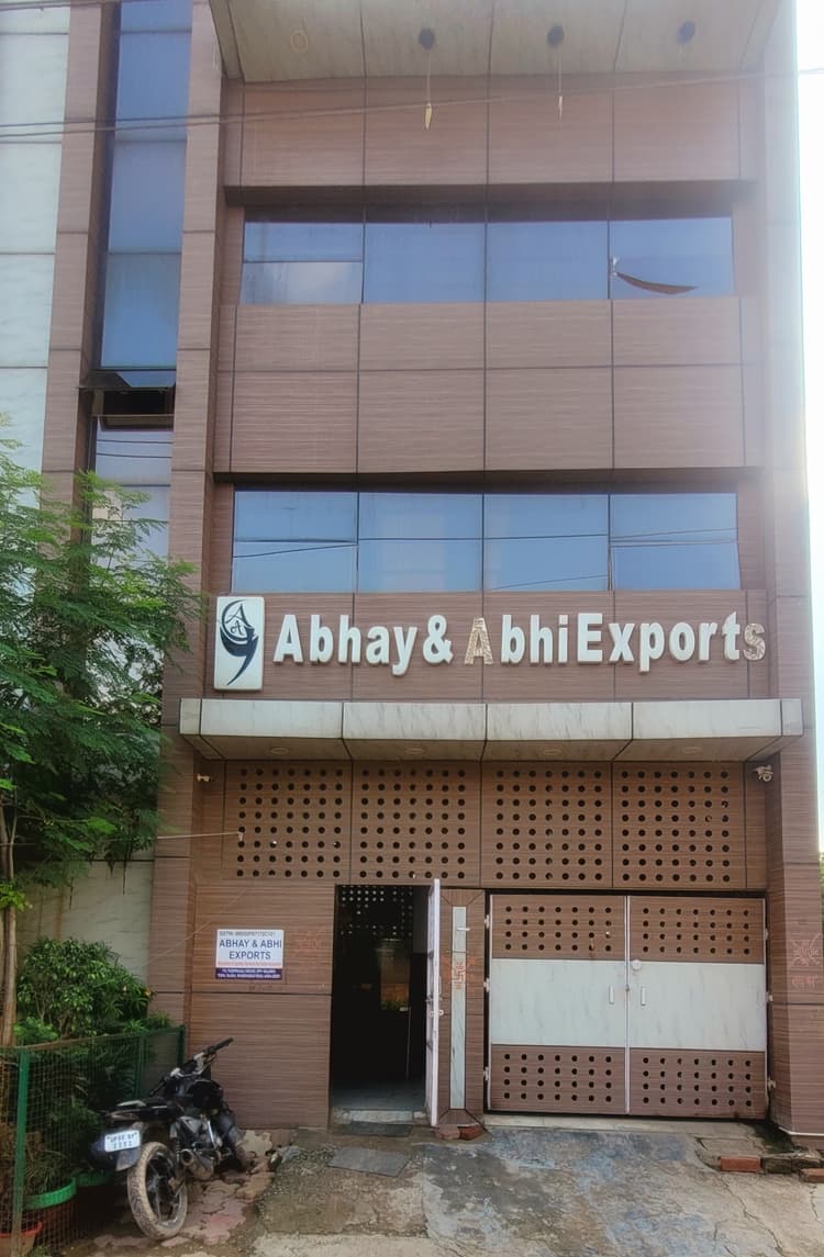Production facility in Agra, India showcasing our factory operations